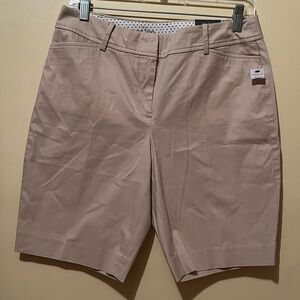 Talbots Beige "Perfect Short" 6P